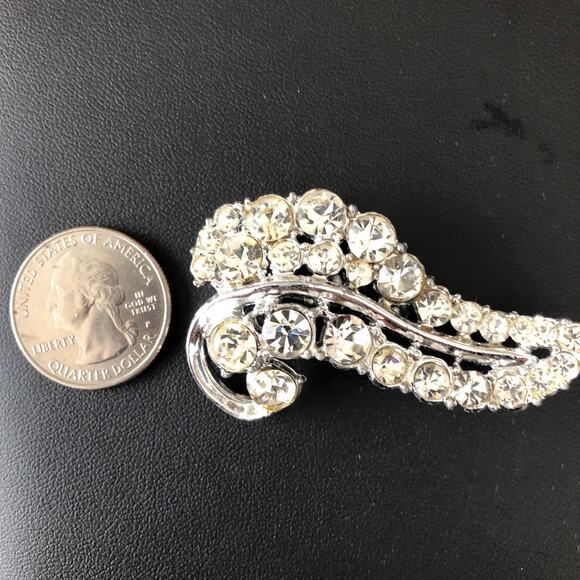 Vintage Rhinestone Leaf Brooch Pin - Picture 3 of 5